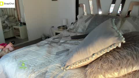 Snapshot of eileen_rose chatting on November 24, 4:29 pm Eileen Rose Milf online show from November 24, 4:29 pm