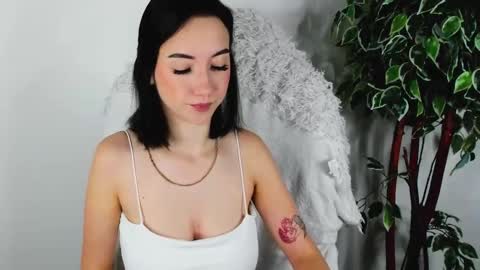 eileenmoores online show from September 13, 7:19 am