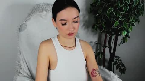 eileenmoores online show from October 22, 1:00 pm