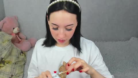 eileenmoores online show from December 17, 7:42 pm