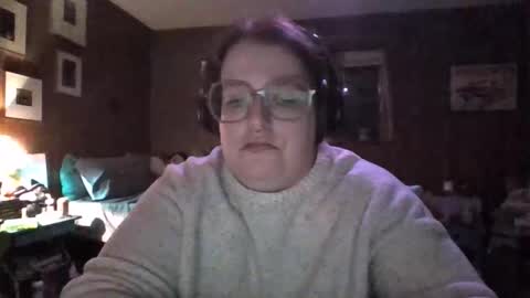 Snapshot of eilidh90 chatting on November 5, 2:22 am eilidh 3 online show from November 5, 2:22 am