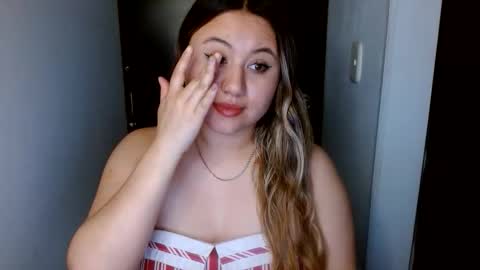 Snapshot of eimy_collin chatting on May 21, 6:42 am EIMY MODEL INDEPENDENT online show from May 21, 6:42 am
