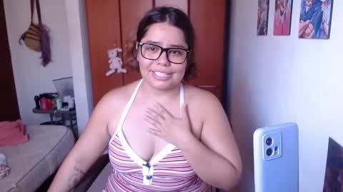 eimy_saenzz online show from January 17, 6:11 pm