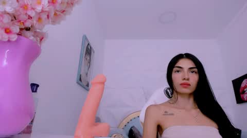 eimy online show from February 13, 3:46 pm