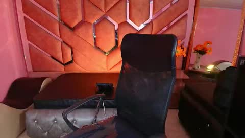 Snapshot of eimycute chatting on November 10, 2:16 pm Eimy online show from November 10, 2:16 pm