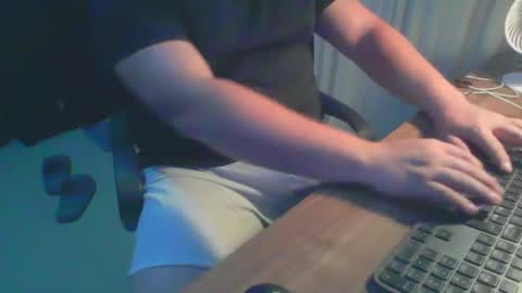 Snapshot of ekudemic chatting on December 18, 5:15 am Juan Pablo M online show from December 18, 5:15 am