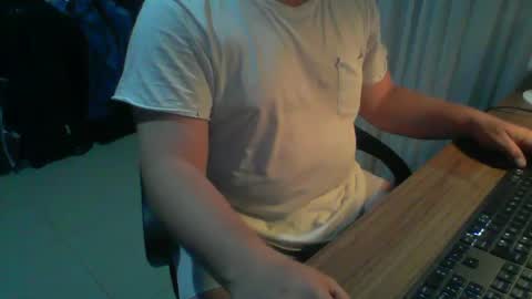 Snapshot of ekudemic chatting on February 6, 3:37 am Juan Pablo M online show from February 6, 3:37 am