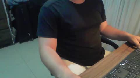 Snapshot of ekudemic chatting on February 14, 6:12 am Juan Pablo M online show from February 14, 6:12 am