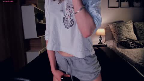 Snapshot of el1s_well chatting on February 2, 8:41 pm Elis 3 online show from February 2, 8:41 pm