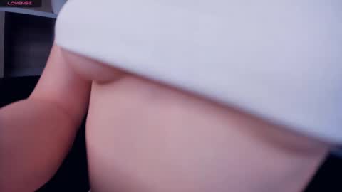 Snapshot of el1s_well chatting on February 18, 2:27 am Elis 3 online show from February 18, 2:27 am