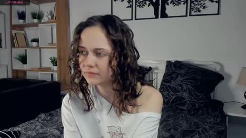 Snapshot of el1s_well chatting on February 22, 12:27 am Elis 3 online show from February 22, 12:27 am