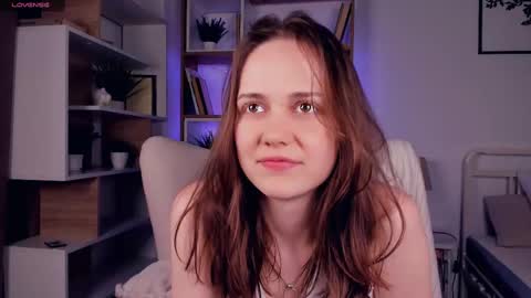 Snapshot of el1s_well chatting on March 11, 2:21 am Elis 3 online show from March 11, 2:21 am