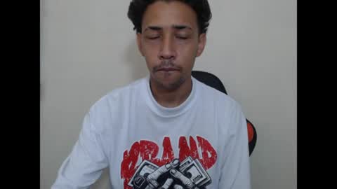 Snapshot of el_menor chatting on April 27, 7:06 am Instagram BelowAbajo online show from April 27, 7:06 am