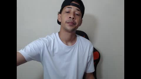 Snapshot of el_menor chatting on May 6, 2:08 am Instagram BelowAbajo online show from May 6, 2:08 am