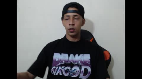 Snapshot of el_menor chatting on May 8, 2:50 am Instagram BelowAbajo online show from May 8, 2:50 am