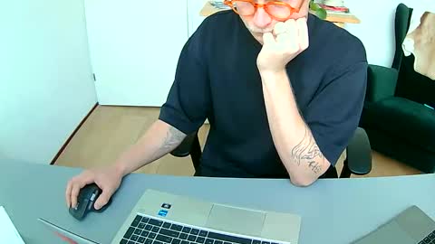 MrE online show from April 10, 9:36 am