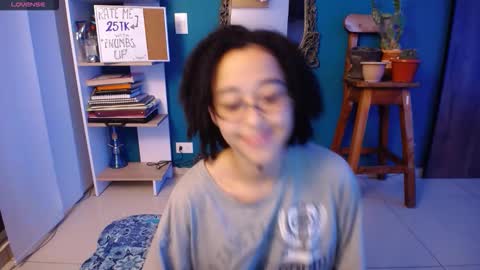 Ela  Help me reach 100 thumbs up online show from November 5, 8:03 am