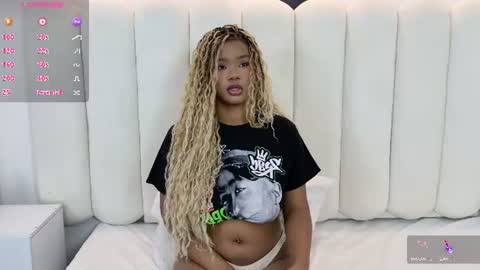 Snapshot of ela_ebony_ chatting on June 9, 11:16 pm ela_ebony_ online show from June 9, 11:16 pm