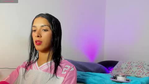 Snapshot of elagrace_ chatting on May 26, 10:06 pm Ela33 online show from May 26, 10:06 pm