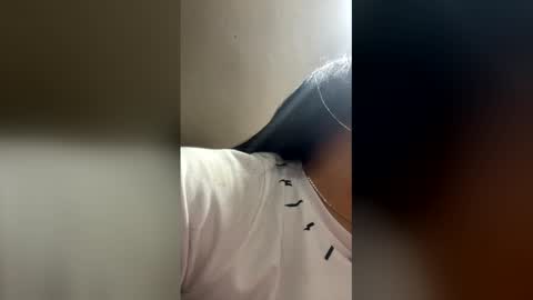 Snapshot of elahia__marquez chatting on December 14, 3:39 pm Elahia online show from December 14, 3:39 pm