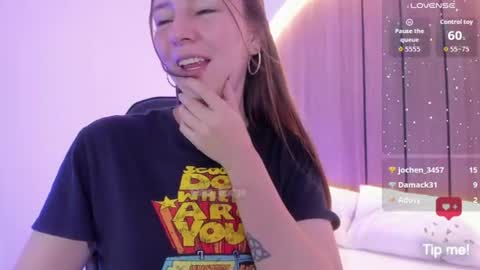 E L A I A online show from July 18, 11:58 am