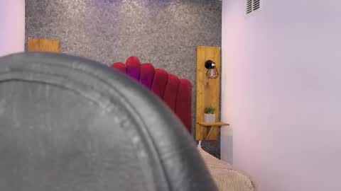 Elaia online show from November 26, 3:07 am