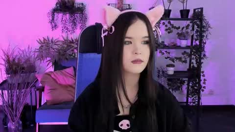 Snapshot of elainebeness chatting on December 17, 8:15 pm Your sweet girl online show from December 17, 8:15 pm