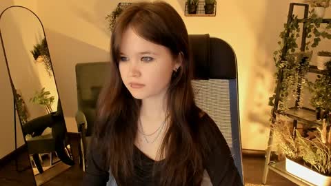 Snapshot of elainebeness chatting on April 1, 4:26 pm Your sweet girl online show from April 1, 4:26 pm