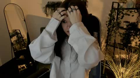 Snapshot of elainebeness chatting on April 19, 10:56 pm Your sweet girl online show from April 19, 10:56 pm