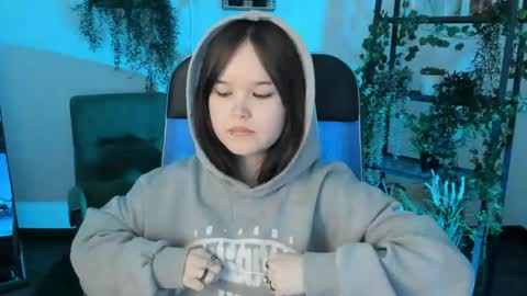 Snapshot of elainebeness chatting on April 24, 8:33 pm Your sweet girl online show from April 24, 8:33 pm