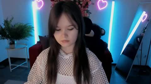 Snapshot of elainebeness chatting on May 10, 8:25 pm Your sweet girl online show from May 10, 8:25 pm