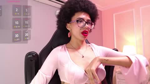 Snapshot of elainelaurent chatting on May 23, 2:50 am ElaineLaurent online show from May 23, 2:50 am