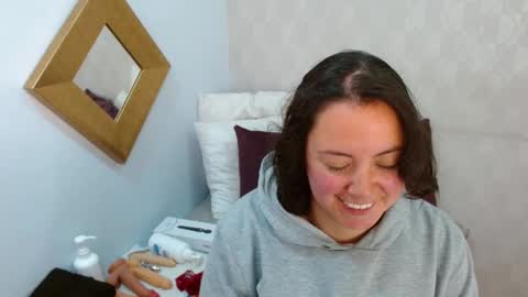 elamurray online show from November 24, 8:08 pm