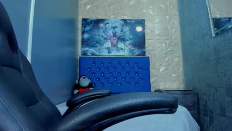 Snapshot of elangiraldo chatting on May 28, 11:24 pm Elan Giralon online show from May 28, 11:24 pm
