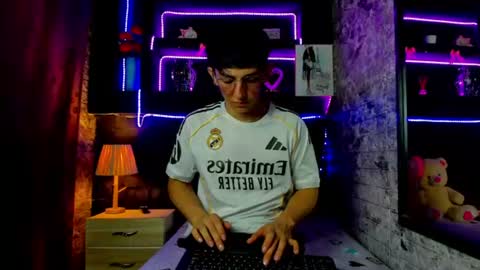 Snapshot of elangiraldo chatting on August 7, 7:05 pm Elan Giralon online show from August 7, 7:05 pm