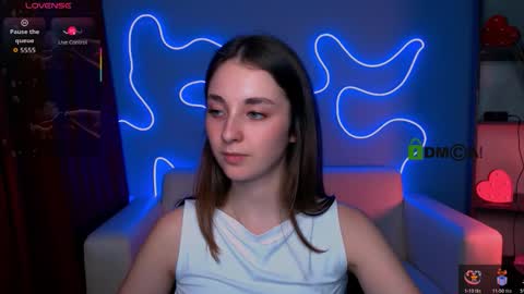 elani online show from March 11, 3:01 am