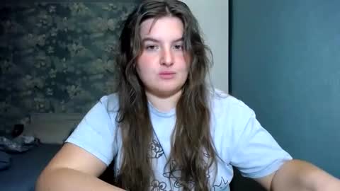 Snapshot of elanis_blair chatting on May 16, 12:07 am Elanis online show from May 16, 12:07 am