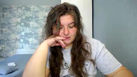 Snapshot of elanis_blair chatting on May 19, 12:00 pm Elanis online show from May 19, 12:00 pm
