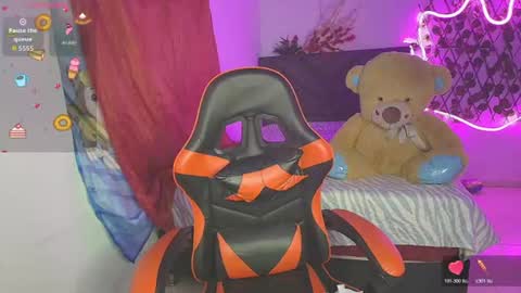 lara online show from August 4, 10:29 am