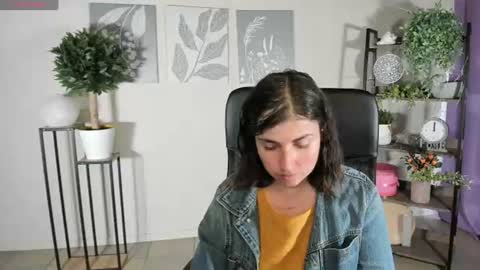 Snapshot of elara_starfall chatting on June 29, 10:15 am Marta online show from June 29, 10:15 am