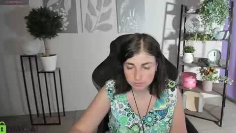 Snapshot of elara_starfall chatting on July 10, 5:23 am Marta online show from July 10, 5:23 am