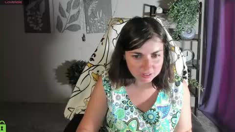 Snapshot of elara_starfall chatting on July 28, 5:25 am Marta online show from July 28, 5:25 am