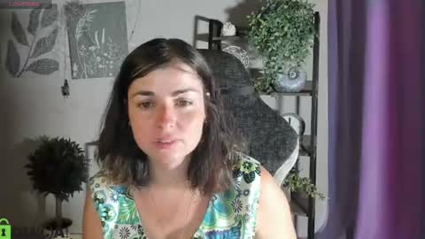 Snapshot of elara_starfall chatting on July 30, 5:17 am Marta online show from July 30, 5:17 am
