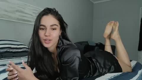 Snapshot of elarahayes chatting on June 7, 4:22 pm Elara Hayes online show from June 7, 4:22 pm
