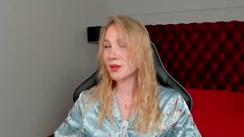 Snapshot of elaravoltage chatting on July 17, 5:07 pm elaravoltage online show from July 17, 5:07 pm