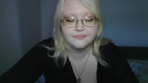 elayne_sweet online show from April 28, 6:18 am