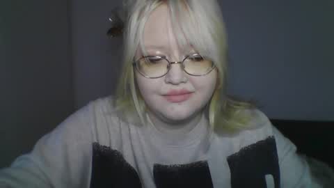 Snapshot of elayne_sweet chatting on May 9, 6:07 am elayne_sweet online show from May 9, 6:07 am