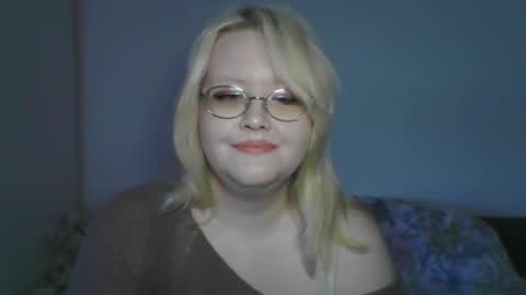 Snapshot of elayne_sweet chatting on May 10, 6:07 am elayne_sweet online show from May 10, 6:07 am
