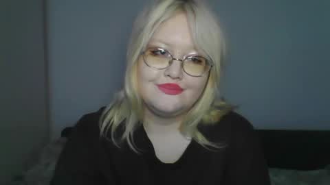 Snapshot of elayne_sweet chatting on May 14, 6:20 am elayne_sweet online show from May 14, 6:20 am
