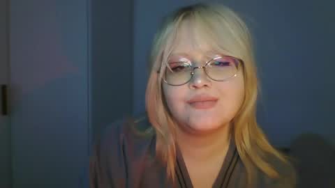 Snapshot of elayne_sweet chatting on May 29, 6:11 am elayne_sweet online show from May 29, 6:11 am